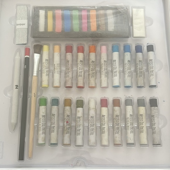 Art School Beginner’s Pastels Kit - Picture 6 of 10